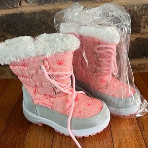 Snow boots **New**